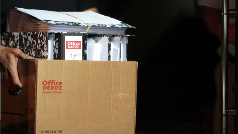 מסמכי בית משפט (צילום: גדעון מרקוביץ, פלאש 90)