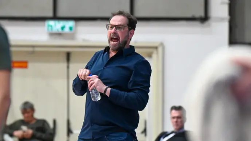 ממשיך בשני תפקידיו האחרים. דרוקר (צילום: ברני ארדוב)