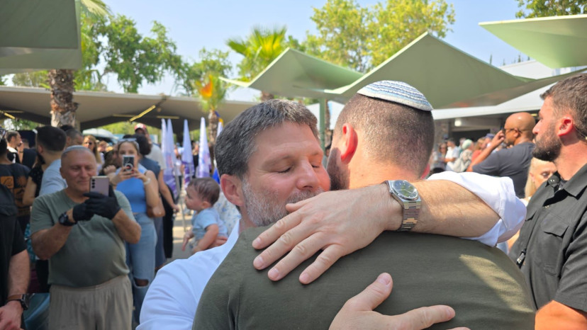 שר האוצר בצלאל סמוטריץ׳ בגיוס בנו בניה לגבעתי (צילום: ללא)