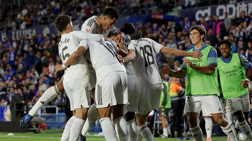 שחקני ריאל מדריד חוגגים (צילום: Soccrates Images)