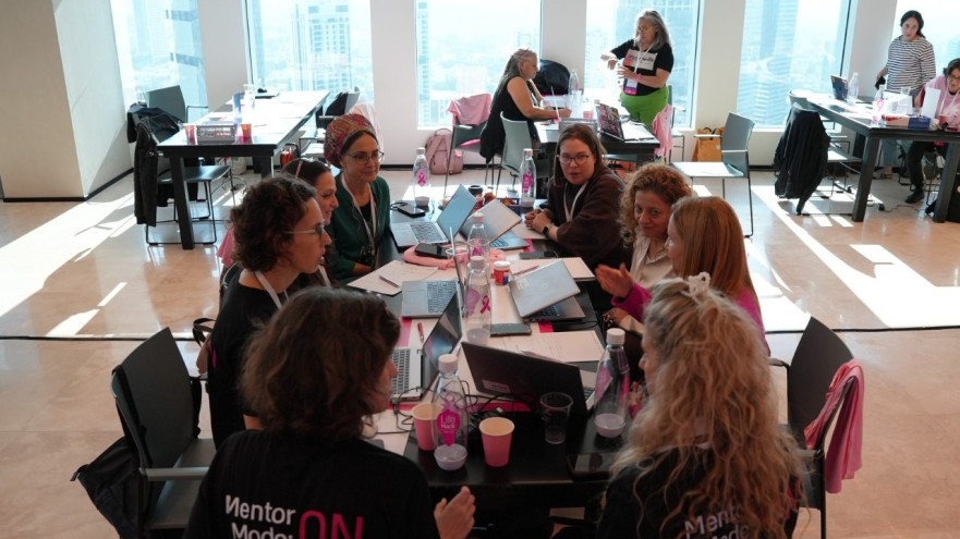 ההאקתון LifeHack של "אחת מתשע" להעלאת מודעות לסרטן השד (צילום: יח"צ)