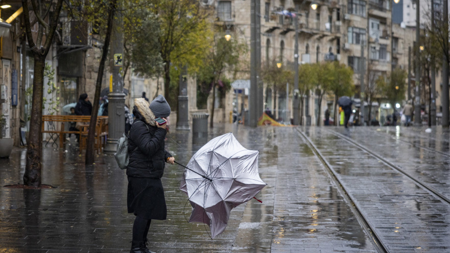 מזג אוויר גשום, גשם, ירושלים (צילום: חיים גולדברג/פלאש 90)