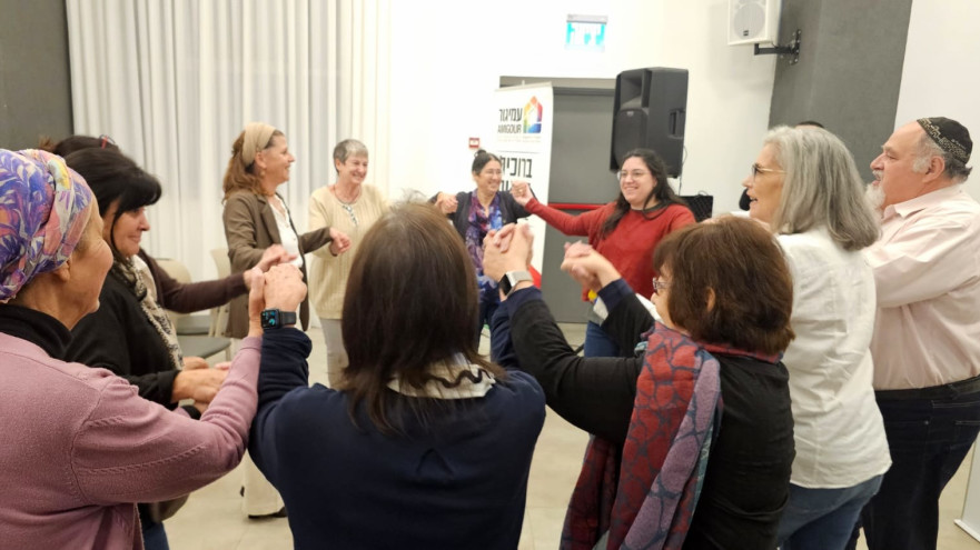 עולים חדשים שהגיעו מיוהנסבורג לנתניה (צילום: רון רחמים)