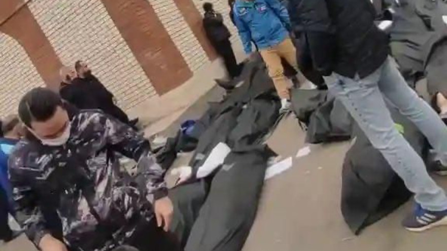 גופות באיראן (צילום: רשתות ערביות)