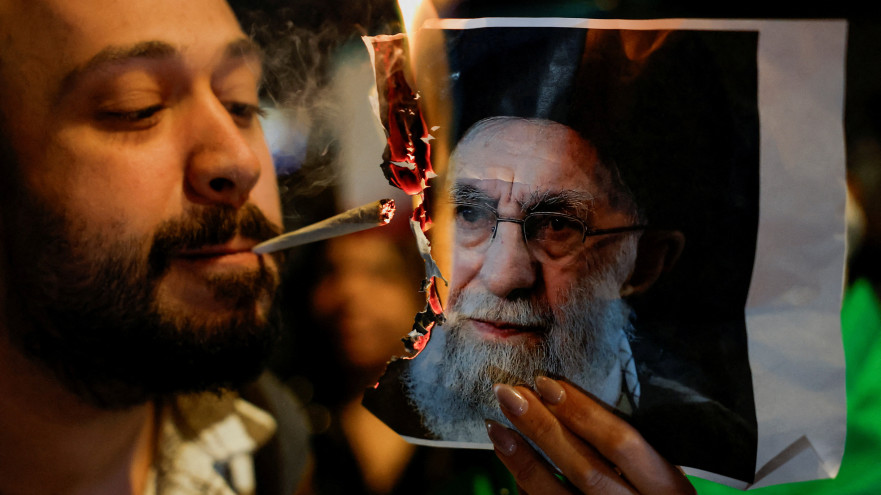 הפגנה תמיכה בישראל למען המחאה באיראן (צילום: REUTERS/Ammar Awad)