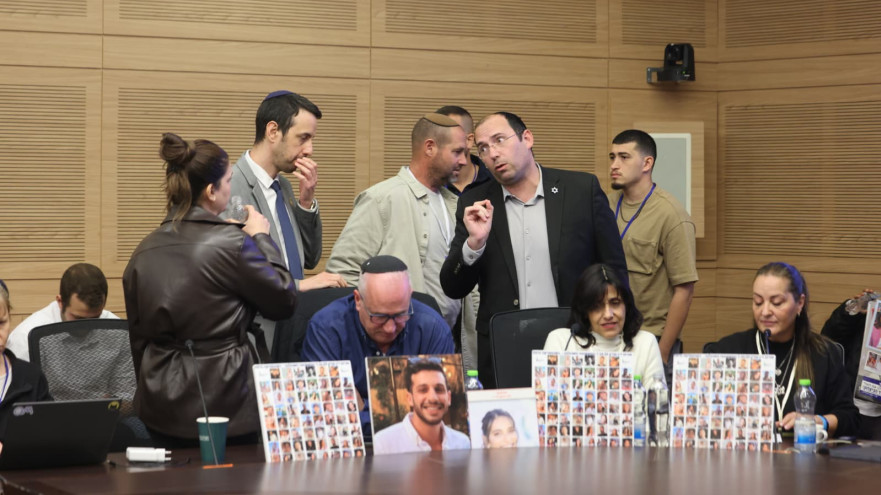 ח"כ שמחה רוטמן בוועדת חוקה, בדיון על חוק ועדת חקירה (צילום: מרק ישראל סלם)