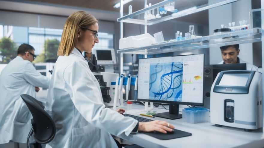 מעבדת בדיקות גנטיות (צילום: שאטרסטוק)
