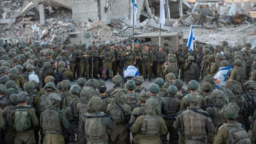 הרמטכ"ל, רא"ל אייל זמיר במקום הימצאו של רן גואילי ז"ל ברצועת עזה (צילום: דובר צהל)