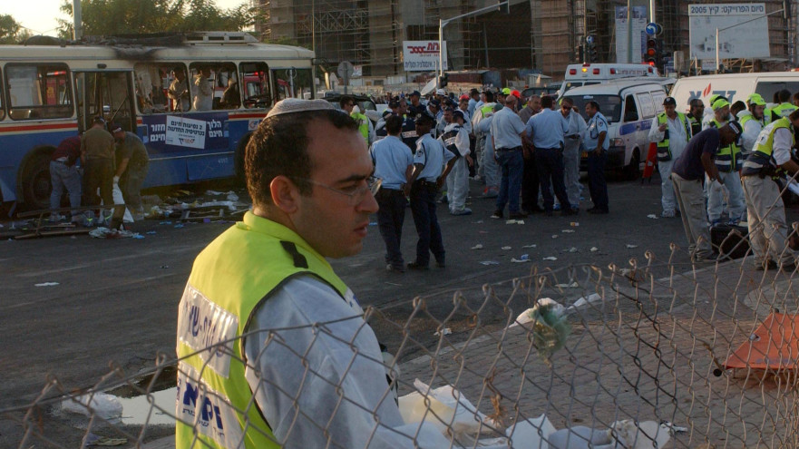 זירת פיגוע האוטובוסים בבאר שבע (צילום: פלאש 90)