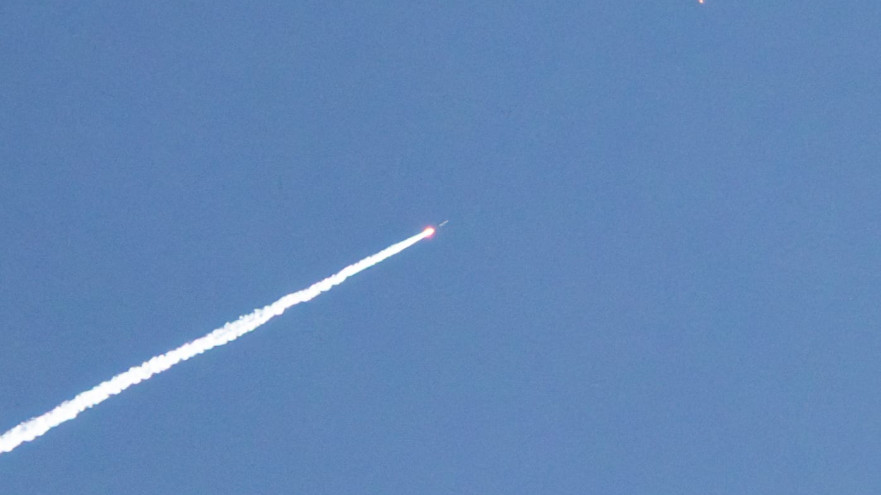 יציאת טיל יירוט ממפרץ חיפה (צילום: אנתוני הרשקו/TPS)