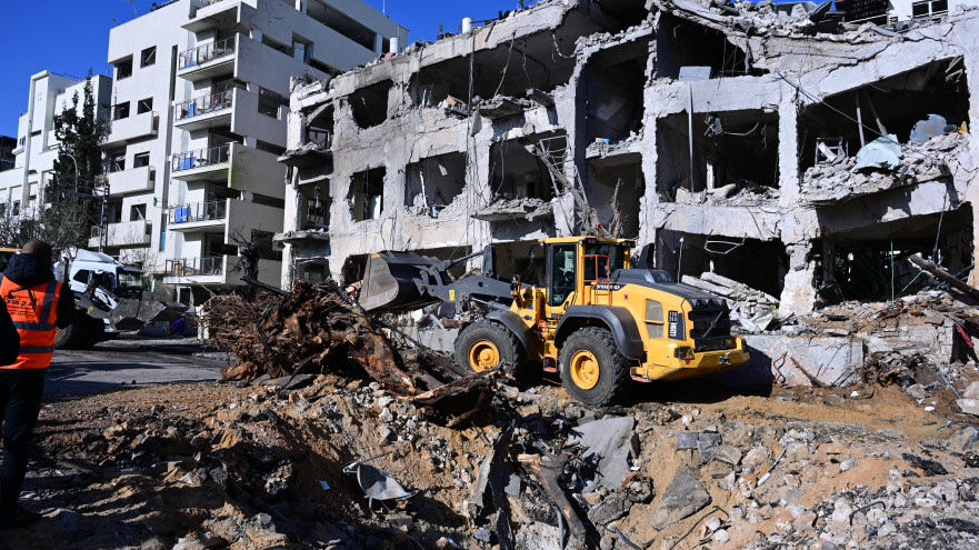 נפילת טיל איראני בתל אביב (צילום: אבשלום ששוני)