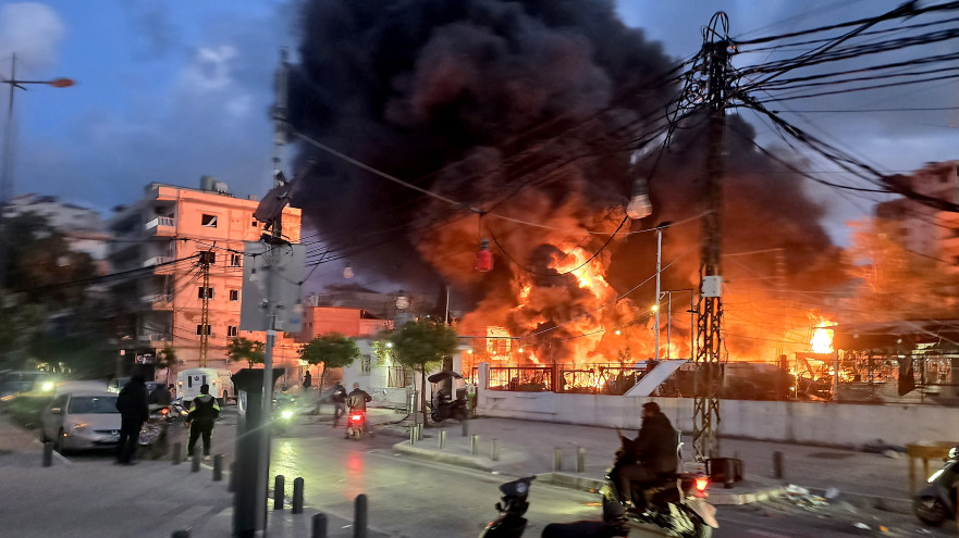 תקיפת תחנת דלק בלבנון (צילום:  Kawnat HAJU / AFP via Getty Images)