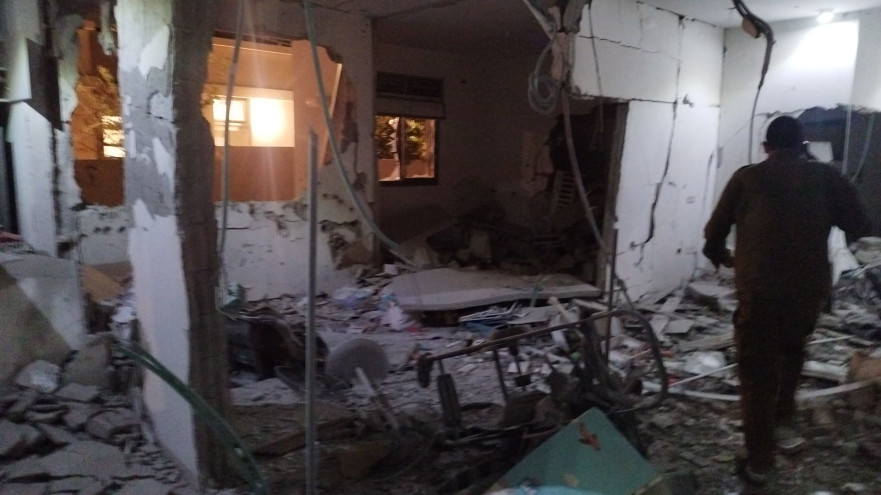 ירי nחיזבאללה: פגיעה במושב באיזור לכיש (צילום: תיעוד מבצעי מד"א)