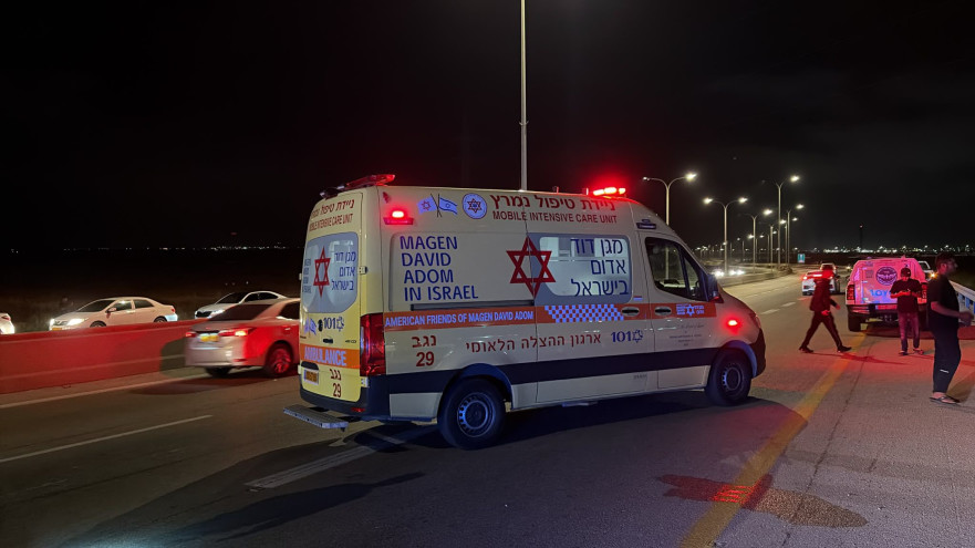 תאונת דרכים קטלנית סמוך לבאר שבע: נקבע מותו של נער בן 15 (צילום: תיעוד מבצעי מד"א)