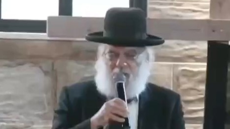 הרב אריה יזדי בעצרת מחאה נגד גיוס חרדים (צילום: צילום מסך מתוך רשתות חברתיות)