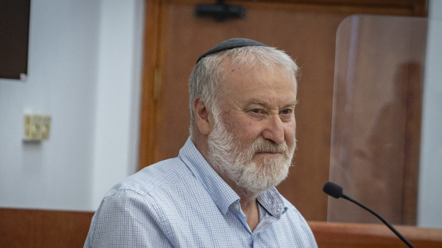 אביחי מנדלבליט מעיד במשפט נתניהו (צילום: חיים גולדברג פלאש 90)