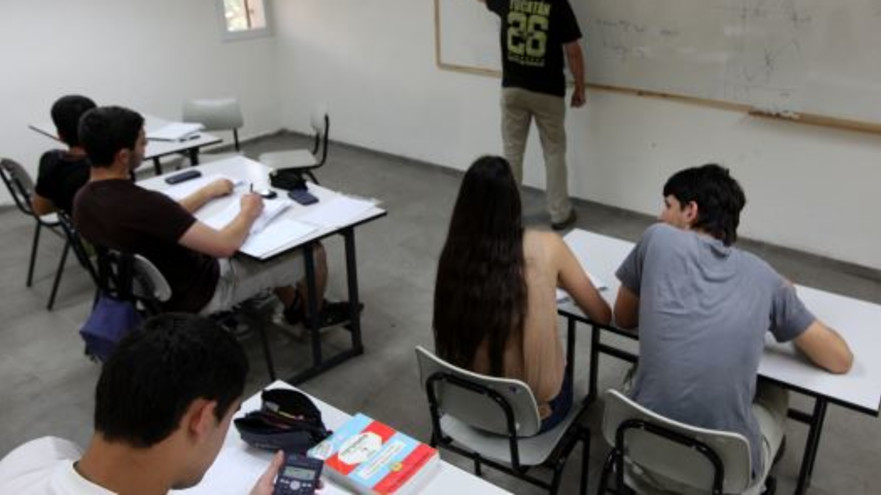 מורה בכיתה. ארכיון (צילום: קובי גדעון, פלאש 90)