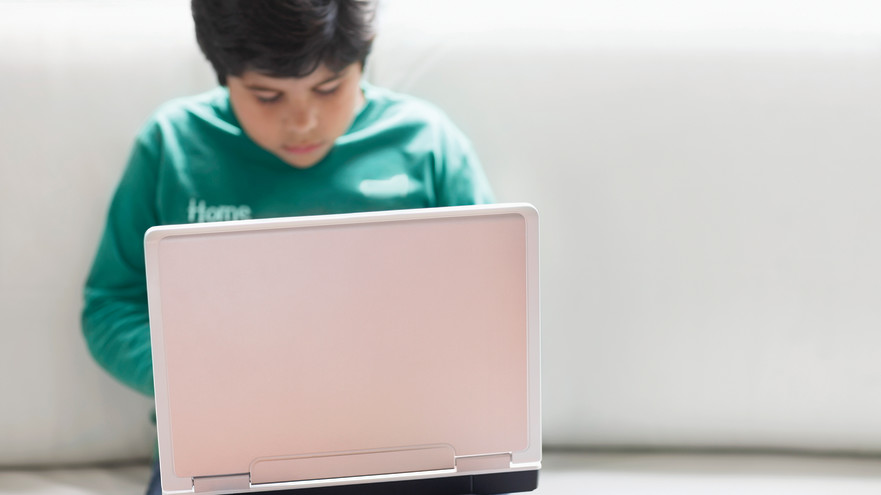 ילד מול מסך מחשב, צילום אילוסטרציה (צילום: אינג אימג')