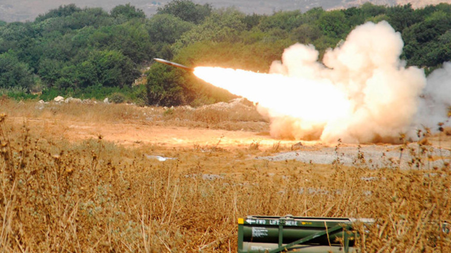 צה"ל יורה אש לעבר חיזבאללה (צילום: דובר צה"ל)