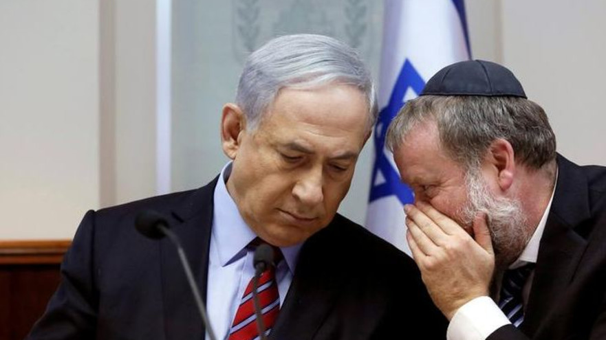 בנימין נתניהו ואביחי מנדלבליט (צילום: רויטרס)