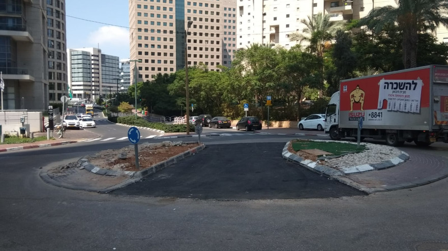 כיכר חצויה ברמת גן (צילום: תומר קרן)