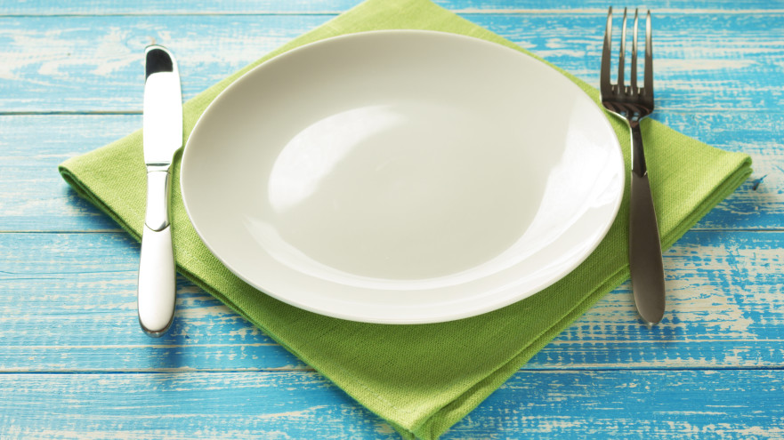 צלחת וסכו"ם (צילום: אינג אימג')