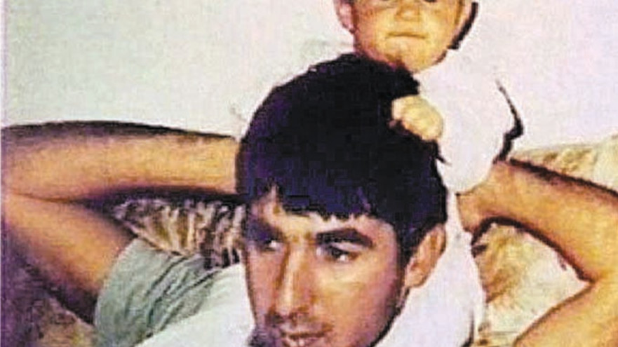 רון ארד עם יובל ארד (צילום: באדיבות המשפחה)