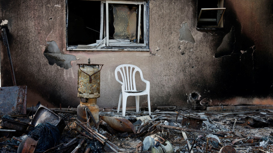 טבח השבעה באוקטובר בקיבוץ כפר עזה (צילום: REUTERS/Evelyn Hockstein)