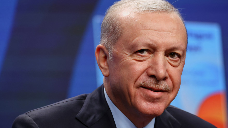 ארדואן בפסגת נאט"ו בהאג (צילום: רויטרס)