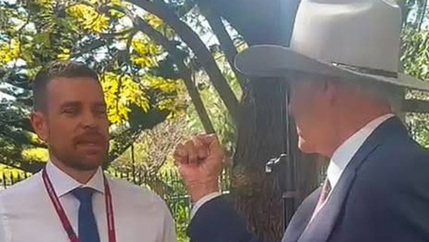 בוב קאטר מאיים על ג'וש בבאס