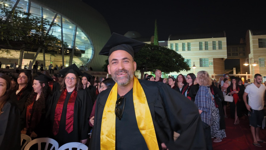 אביחי ברודץ' בטקס קבלת תואר במכללה האקדמית אשקלון