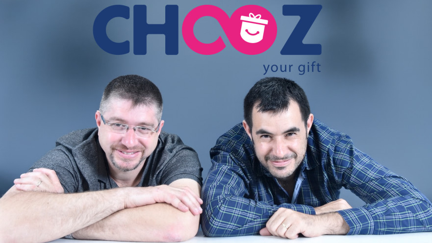 עידן אלדד (משמאל) ורותם אלדד (מימין) CHOOZ