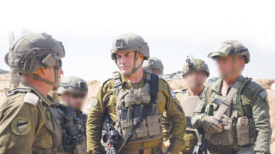 אייל זמיר עם הכוחות בעזה