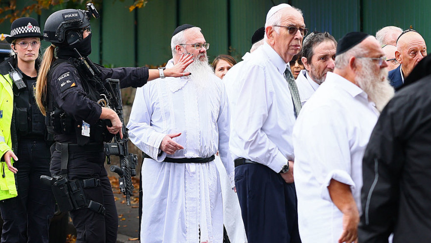 דניאל ווקר, נכח בבית הכנסת בזמן הפיגוע במנצ'סטר