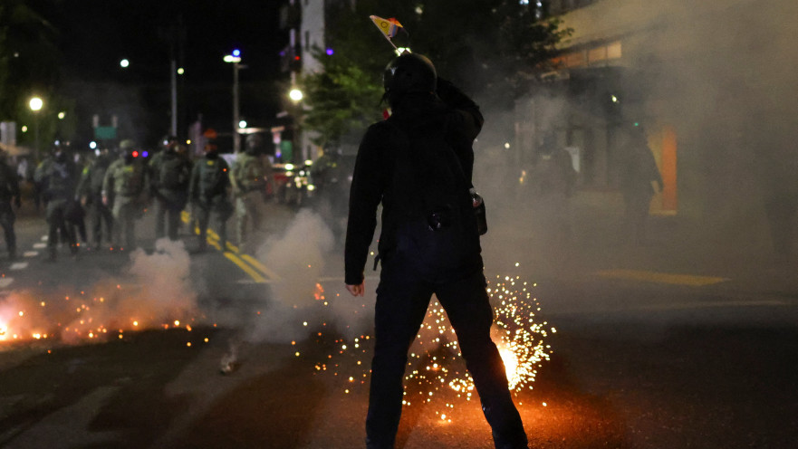 הפגנות מחוץ למטה ההגירה ICE באורגון ארה"ב