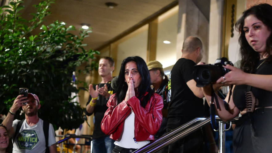 עינב צנגאוקר בכיכר החטופים