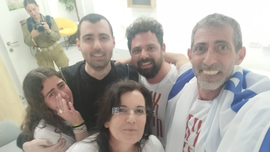 גיא גלבוע דלאל עם משפחתו