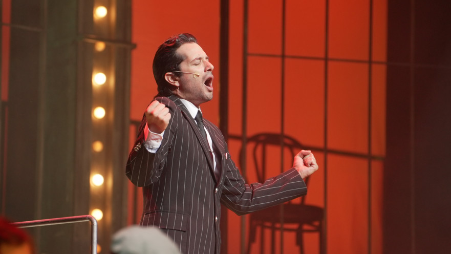 רן דנקר במחזמר "שיקגו"