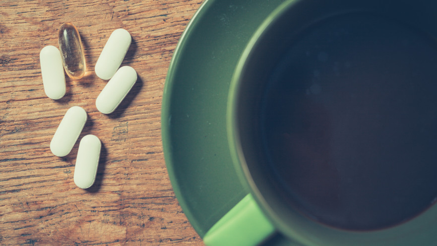 קפה וכדורים אילוסטרציה