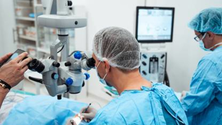 ניתוח לייזר בעין