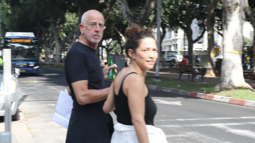 אורי גוטליב ובת זוגו 