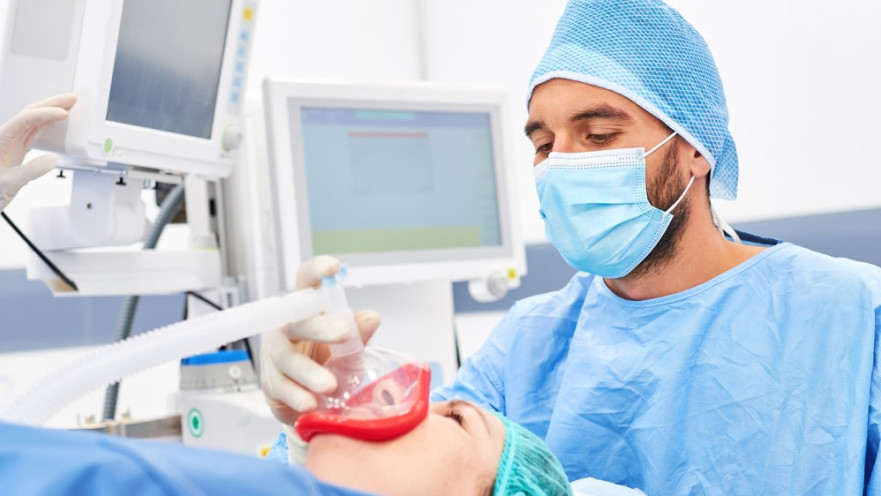 הרדמה בחדר ניתוח. ניטור קפדני ובטוח