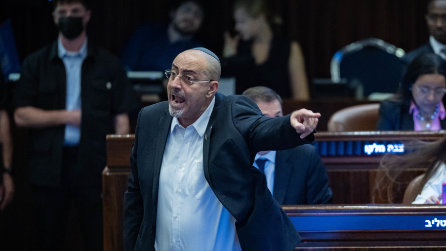 ניסים ואטורי