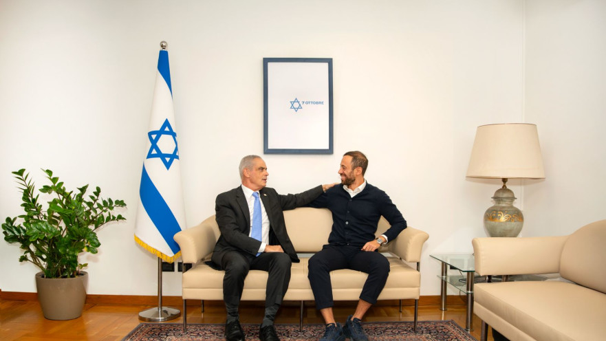 תערוכת “גבורה ואור – לוחמים למען לוחמים”