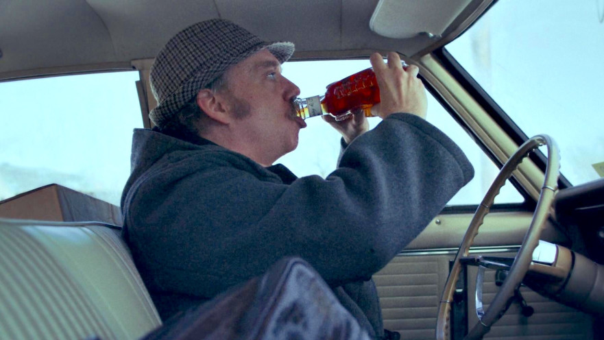 "נשארים לחג" ("The Holdovers")