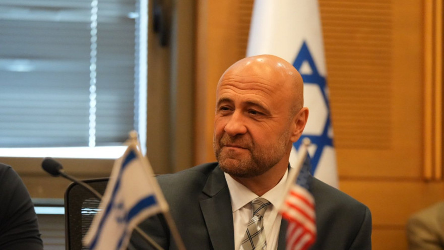 הבישוף רוברט סטרנס