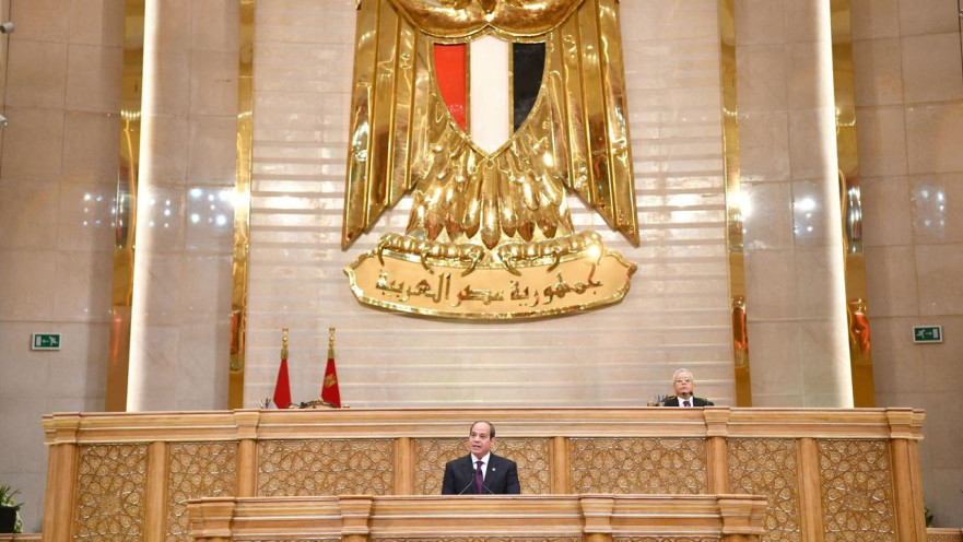 א-סיסי מושבע לנשיאות בפרלמנט המצרי