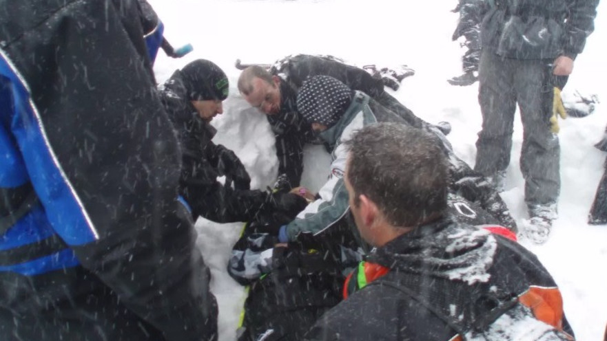 מפולת השלגים בה היה קבור