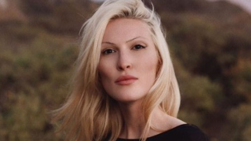 העיתונאית אוליביה נוזי