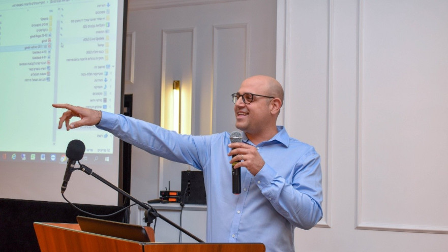 שחר שאבי - מייסד מערכת דינרוז